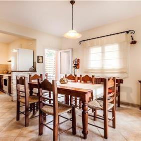 3 bedroom villa with pool & sea & mountain views, Episkepsi, sleeps 7